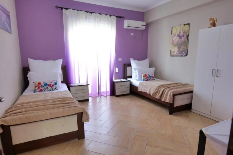 Kristal Apartments