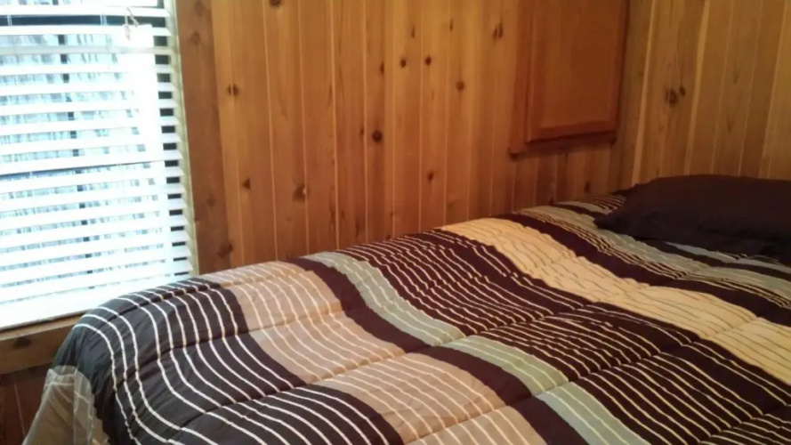 Snowflower Camping Resort Cabin 4