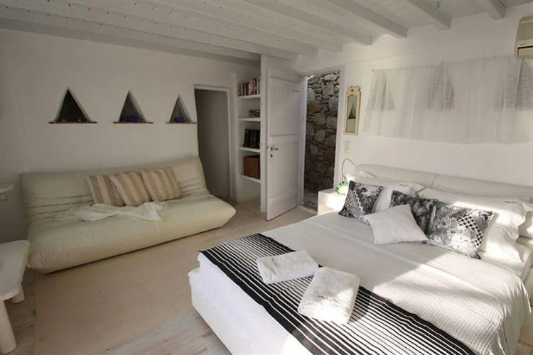 Marina View Studios & Apartments