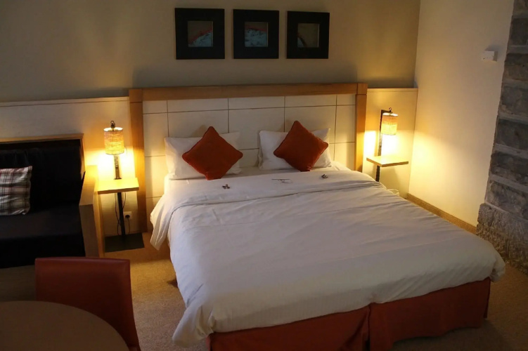 Castel de Pont-à-Lesse Hotel