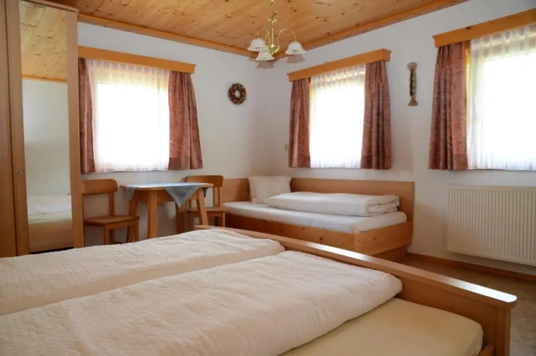 3 Bedrooms Apartment