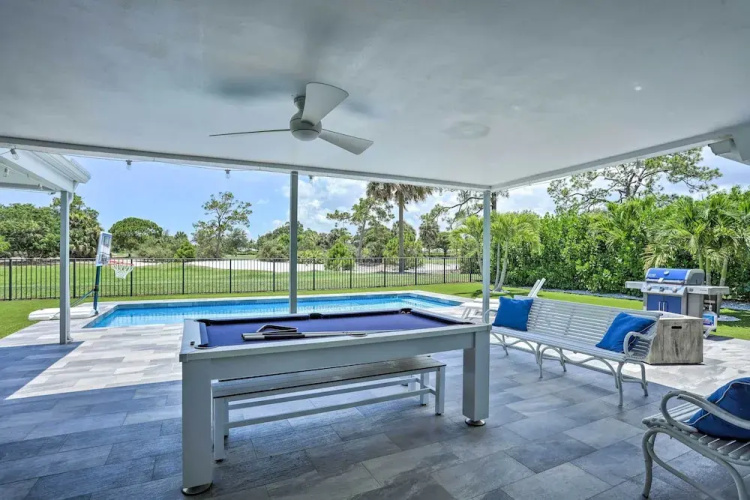 Jupiter Home w/ Private Pool & Putting Green!