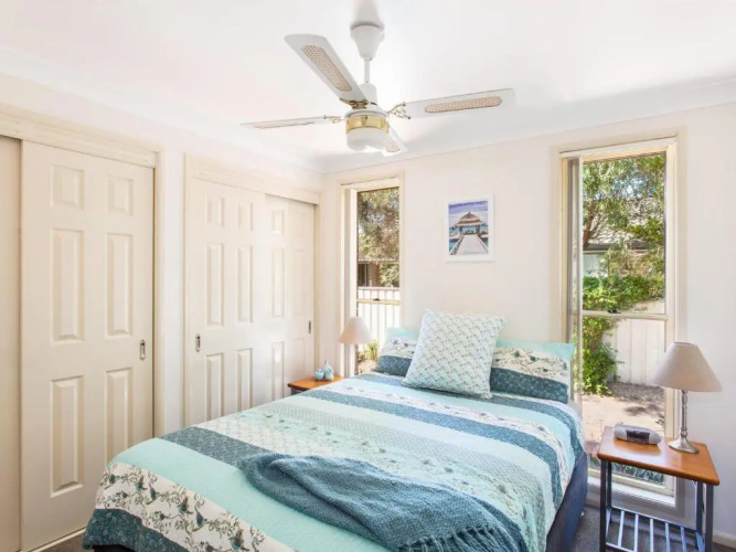 1/4 Huntly Close