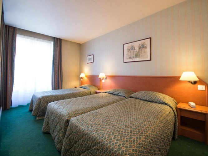 Standard Triple room
