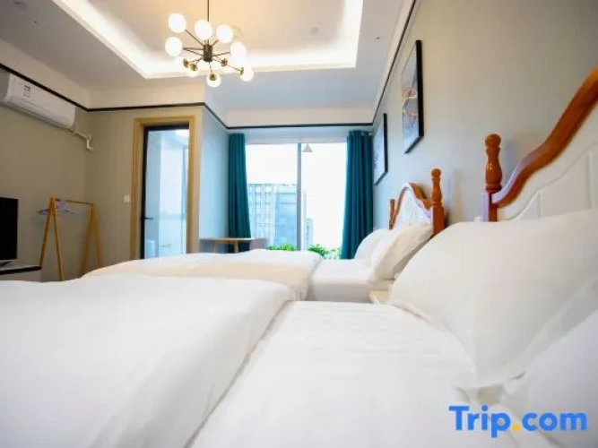 Standard Twin room with lake view