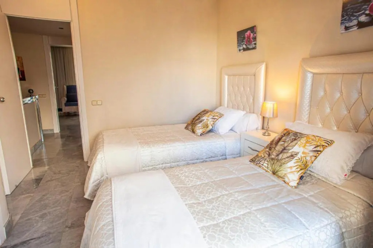 Duplex apartment on the beach 71