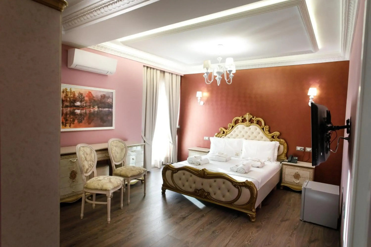 Elite Palace