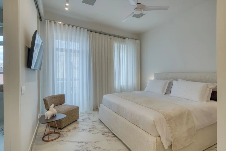 Family Suite with balcony and with city view
