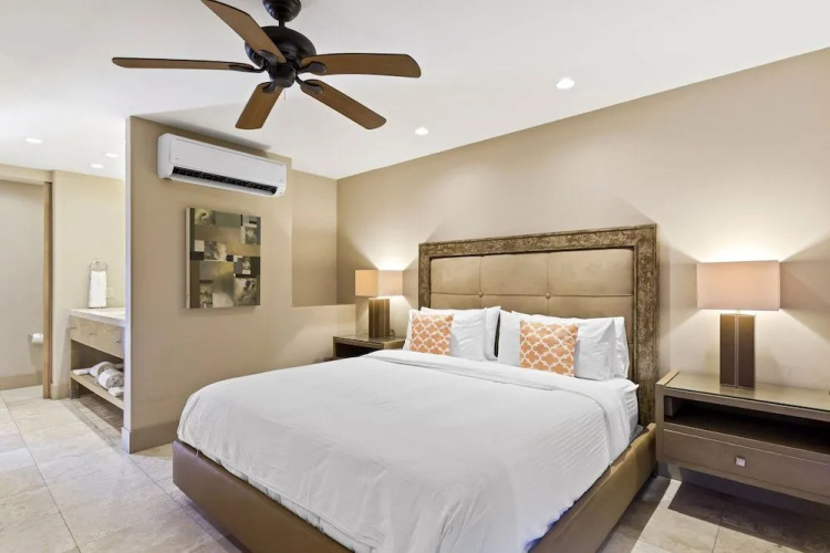 Poolside Fun King Suite