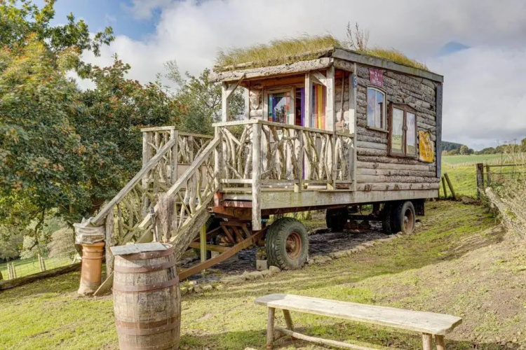 2x Double Bed - Glamping Wagon, Dalby Forest