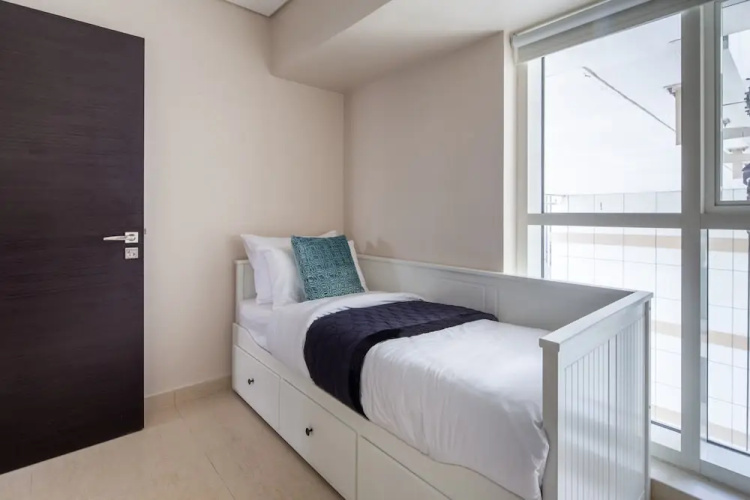 Rich & Vibrant 2BR With Study in Downtown Dubai