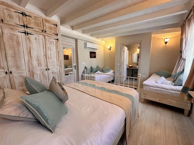 Standard Quadruple room