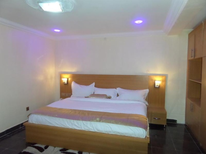 Deluxe Suite