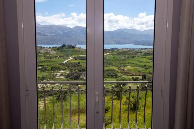 Mylos House with sea view