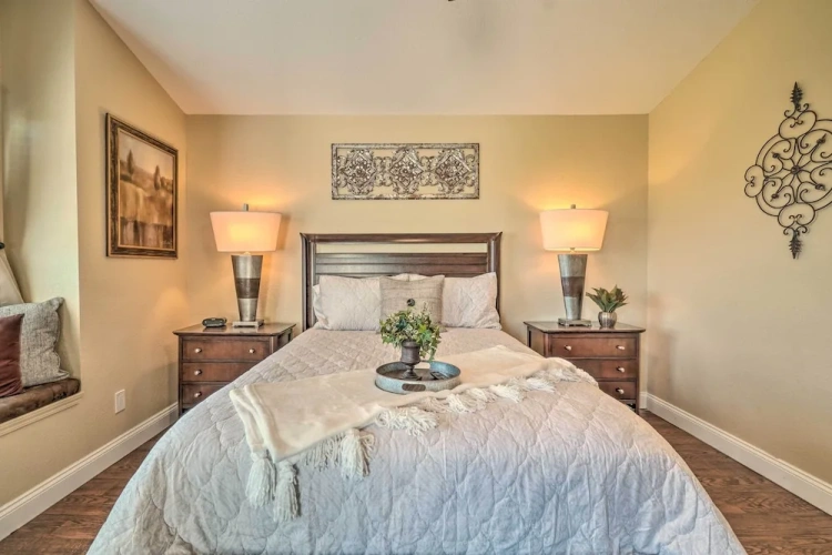 2 Bedrooms Apartment