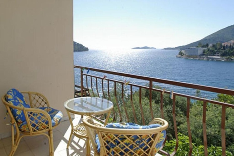 1 Bedroom Apartment with balcony and with sea view