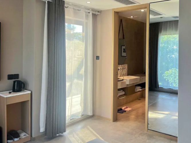 Lujiang Mega Hotel