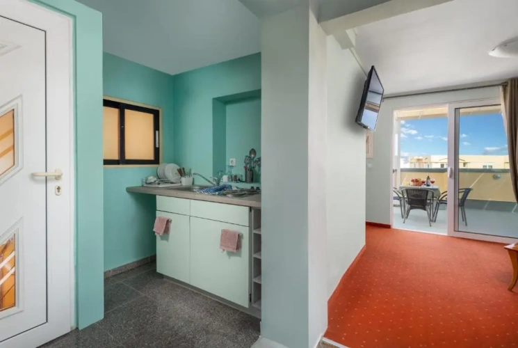 2 Bedrooms Single Suite