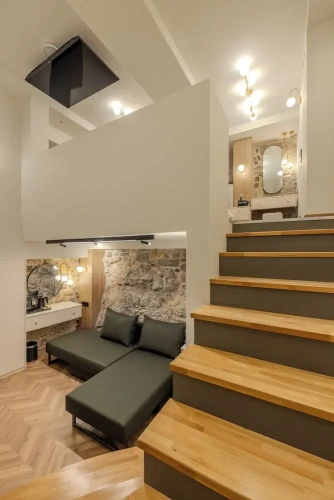 Deluxe Suite with courtyard view