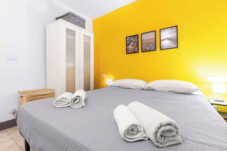 Rosa Homes THE YELLOW