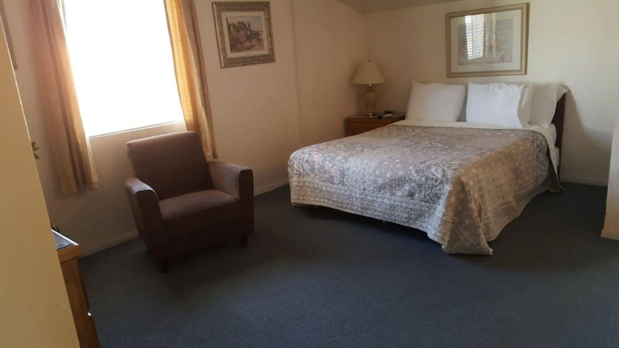 Bishop Village Motel