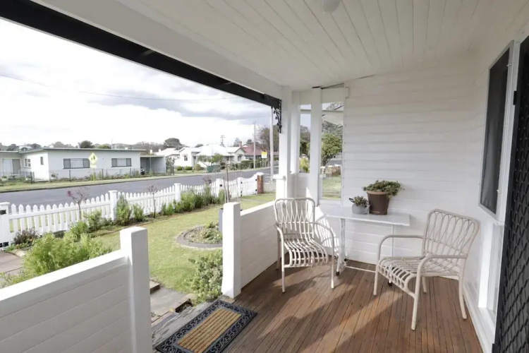Homely 2-bed Cottage Near Tenterfield Centre