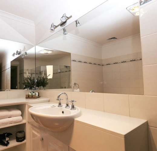 Superior Double Basement room