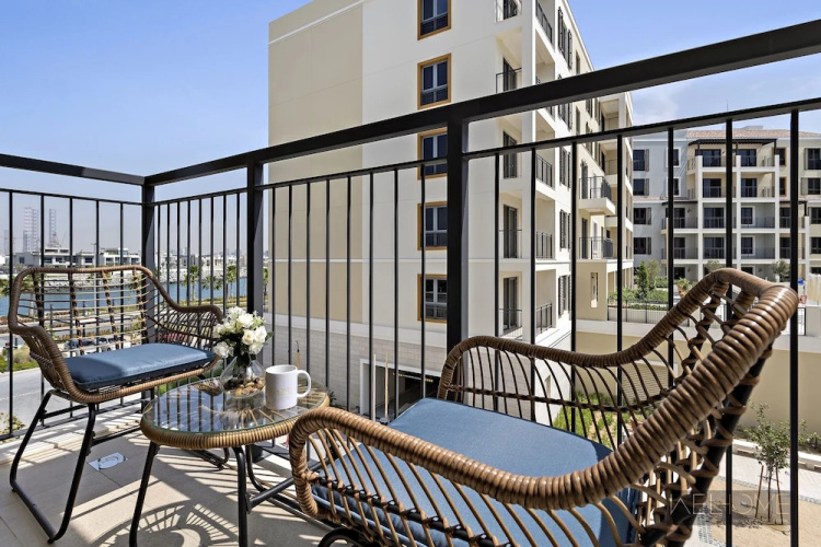 WelHome - Incredible Waterfront Apt With Mesmerizing views
