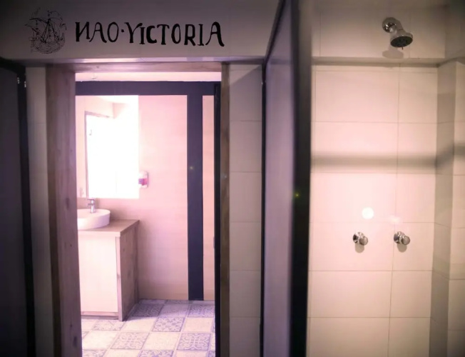 Nao Victoria Hostel