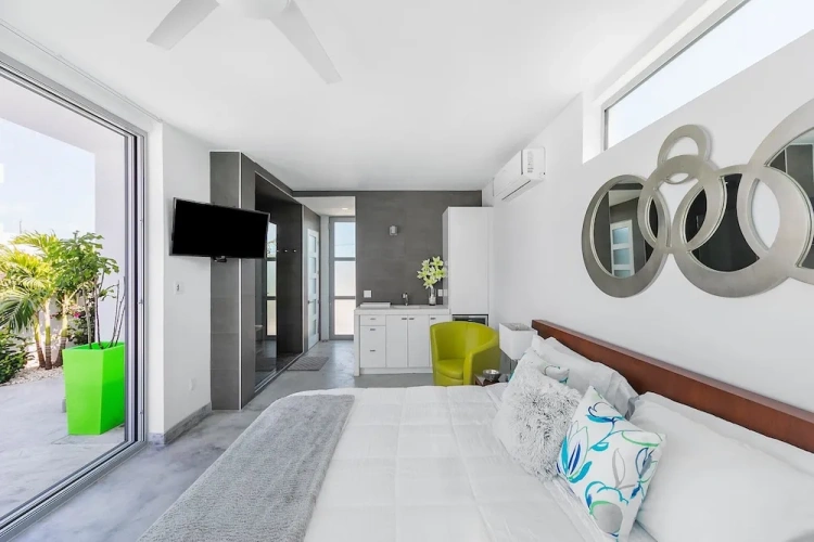 3 Bedrooms Luxury Villa