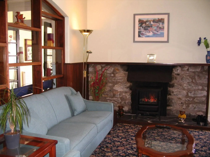 Marine Hotel