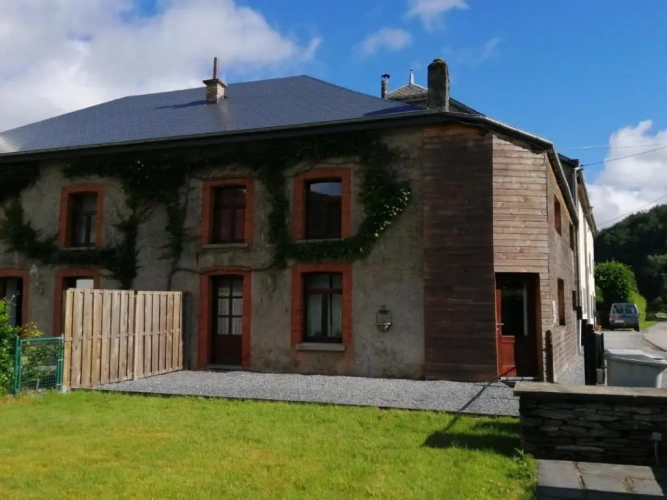 4 Bedrooms Cottage