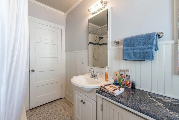 Charming 2bed House in Koreatown