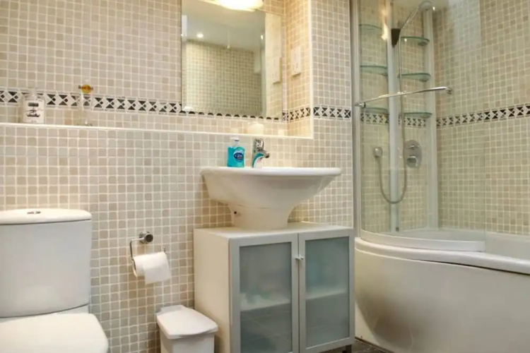 1 Bedroom Duplex Flat With Balcony And Free Parking