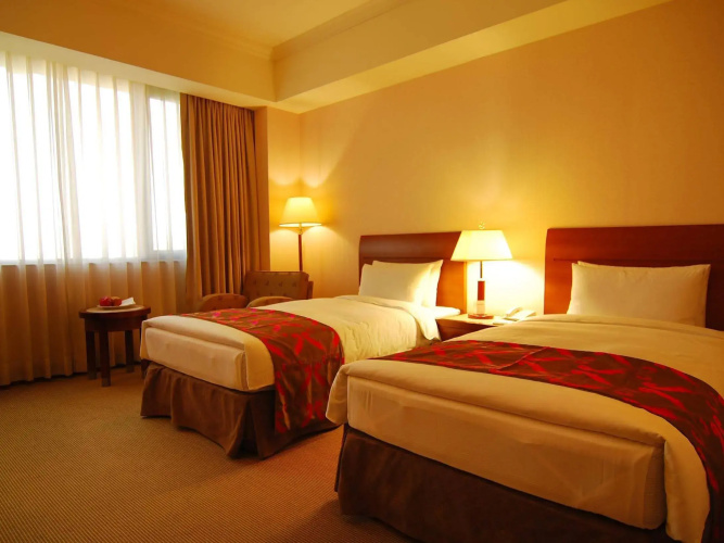 Monarch Plaza Hotel