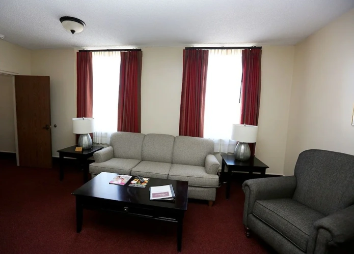 Standard Quadruple Suite