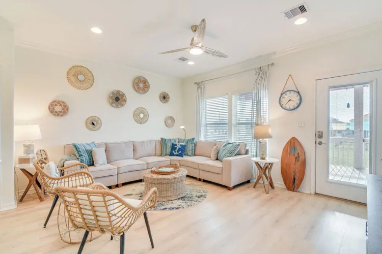 Steps to Beach: Pet-friendly Crystal Beach Home