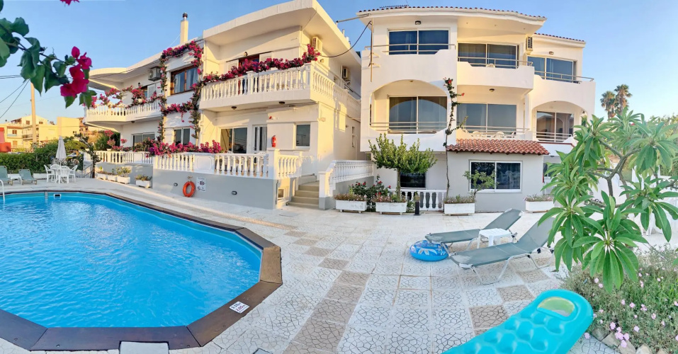 Rouladina Apt 5 in Stalos