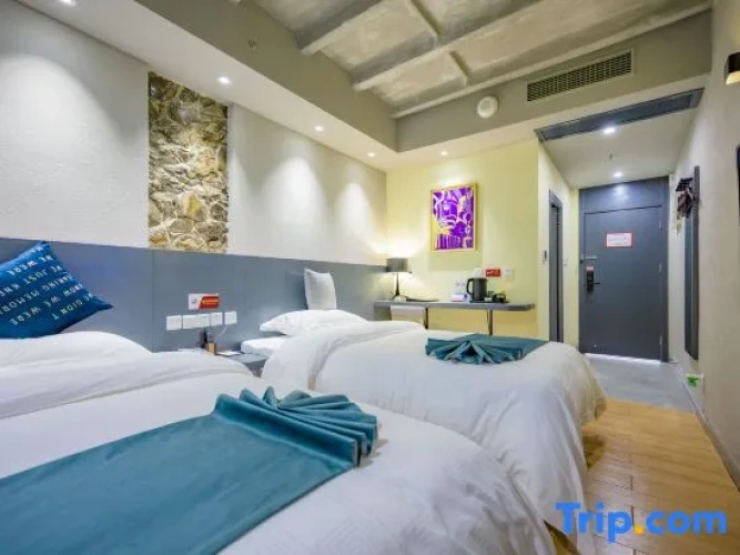 Standard Sextuple room