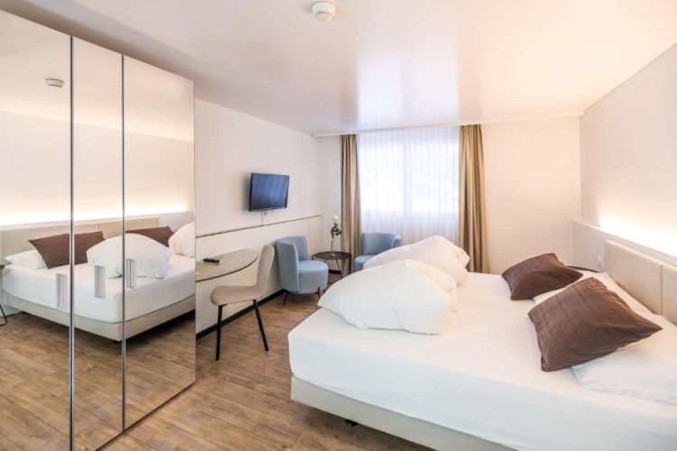 Standard Double room with view