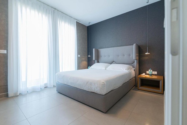 Suite with balcony and with bay view