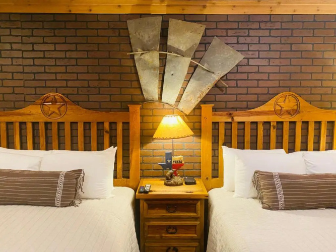 Deluxe Big Texan Multi Suite