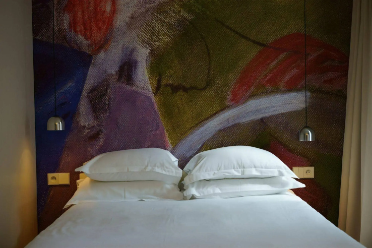 Max Hotel