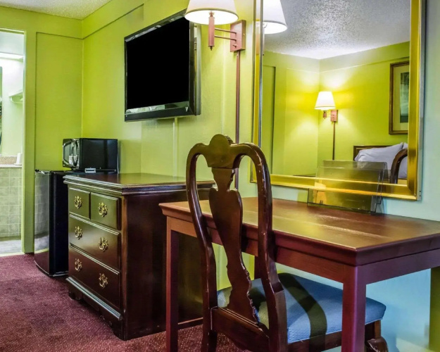 Econo Lodge Pittsburgh