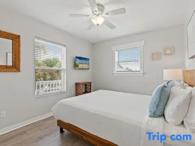 3 Bedrooms Apartment