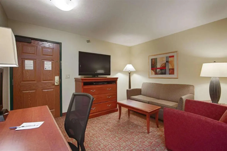 Heritage Hotel and Suites