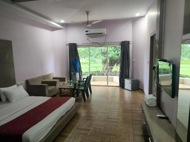 TGI Jahaj Mahal