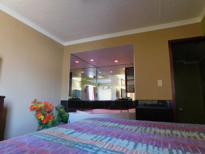 Mounts Motel
