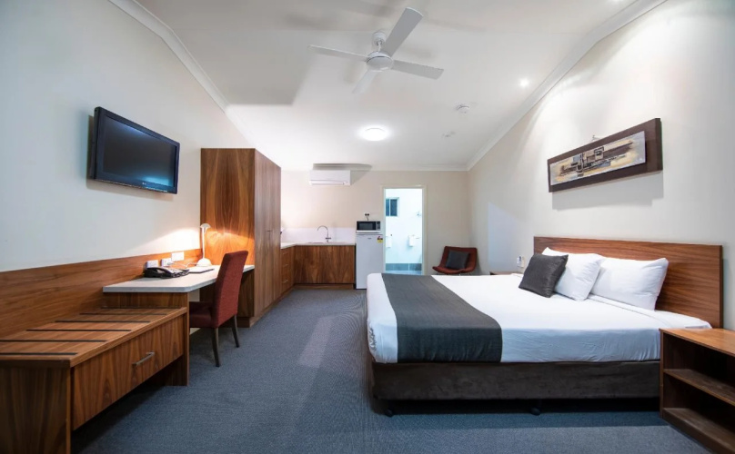 Roma Explorers Inn