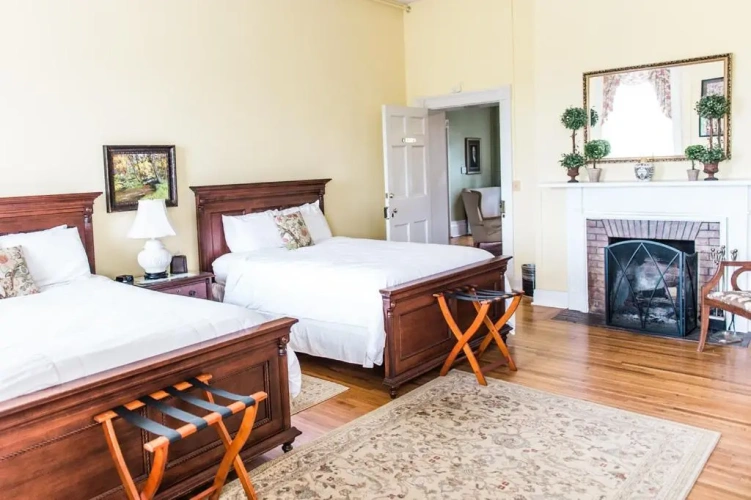 Deluxe Quadruple room